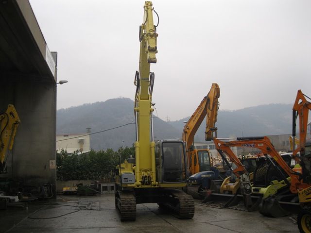 ESCAVATORE CINGOLATO FIAT HITACHI EX 215