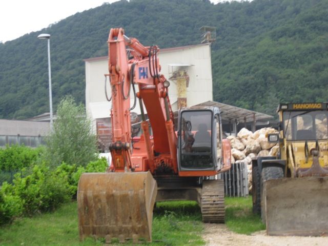 FIAT HITACHI 235